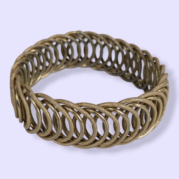Round Gold Link Bracelet - Picture 3 of 6